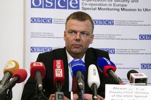 Хуг: Створюється враження, що є два Донбаси