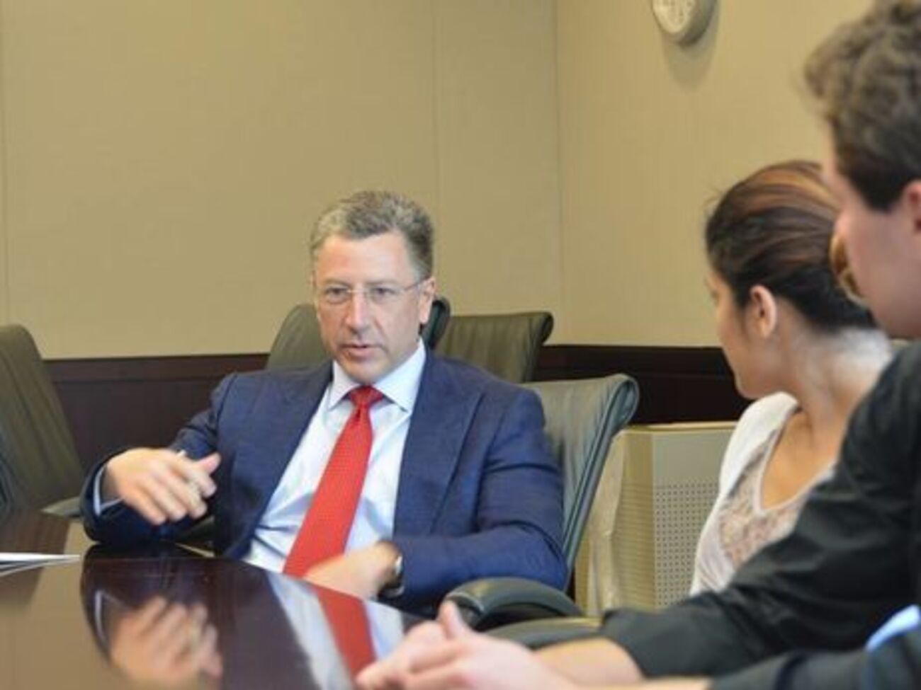 Волкер не підтримує російського сценарію введення миротворців