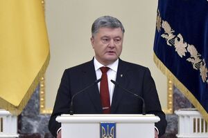 Порошенко поздравил украинцев с Днем защитника Отечества