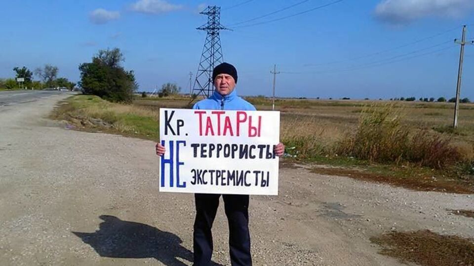 В Крыму прошли одиночные пикеты
