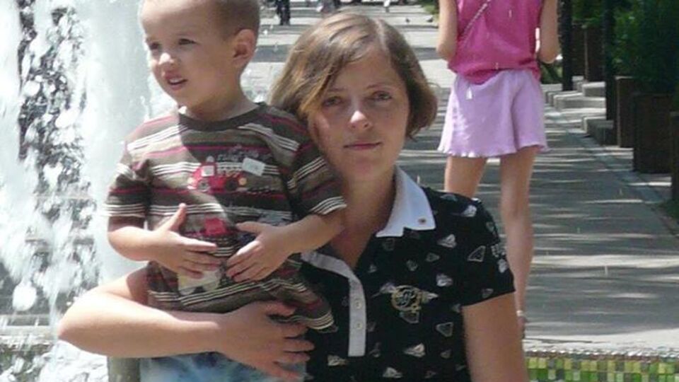 Поліція прийшла до сина затриманої активістки Яни Антонової