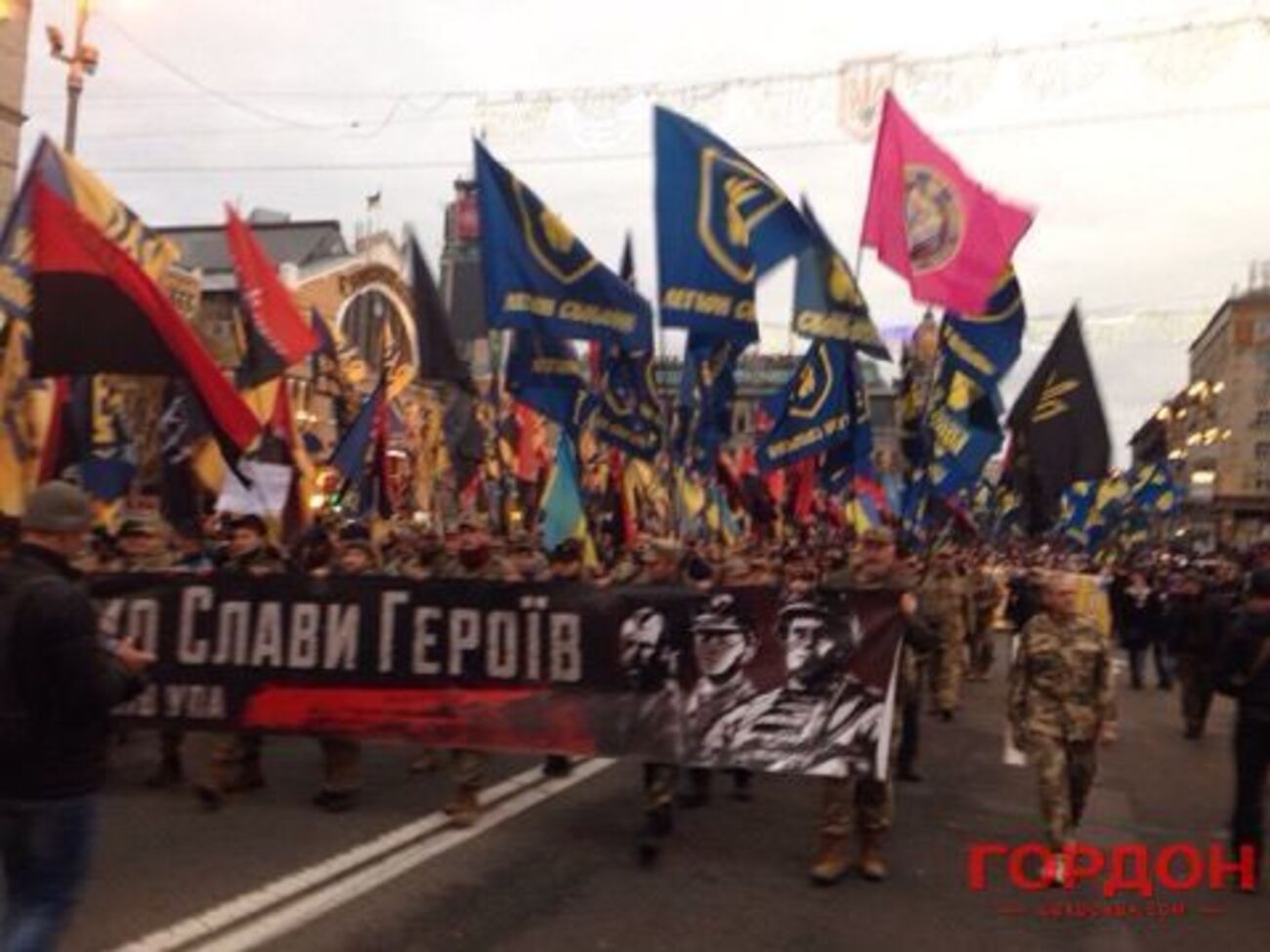 Марш в честь УПА в центре Киева