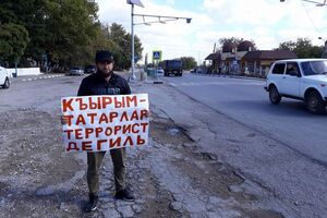 У Криму пройшли одиночні пікети