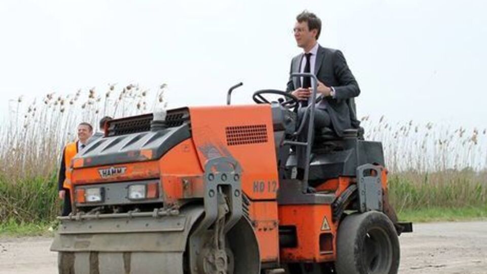 Омелян анонсировал строительство нового автобана