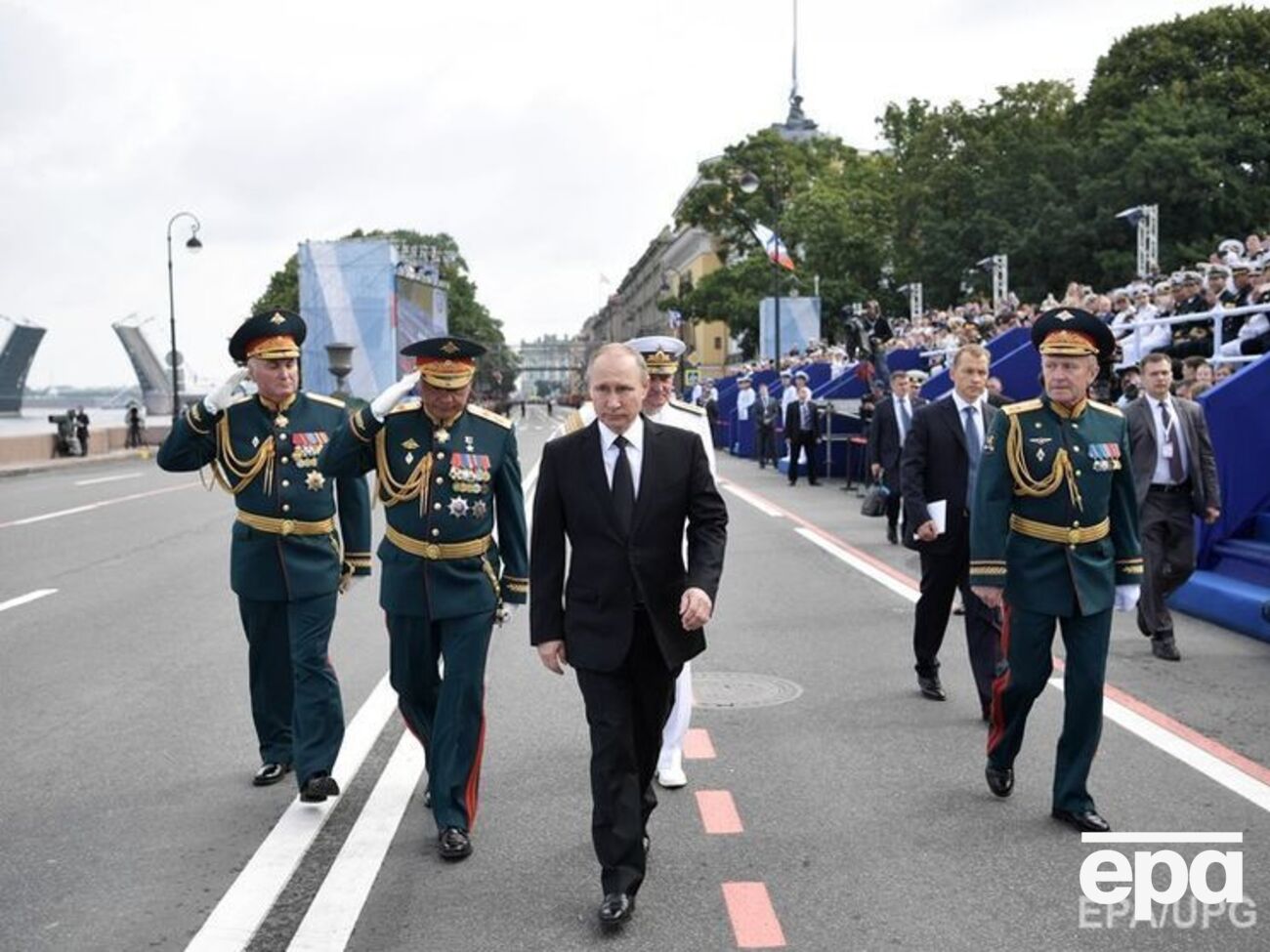 Путину и армии россияне доверяют больше, чем церкви