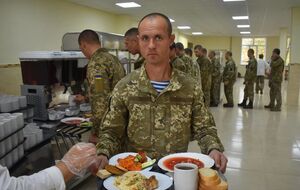 Теперь украинские военные могут выбирать несколько разных блюд и десерт