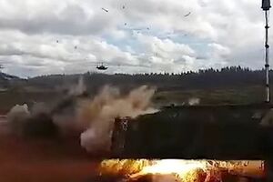 Вертолет обстрелял зрителей на учениях "Запад-2017"