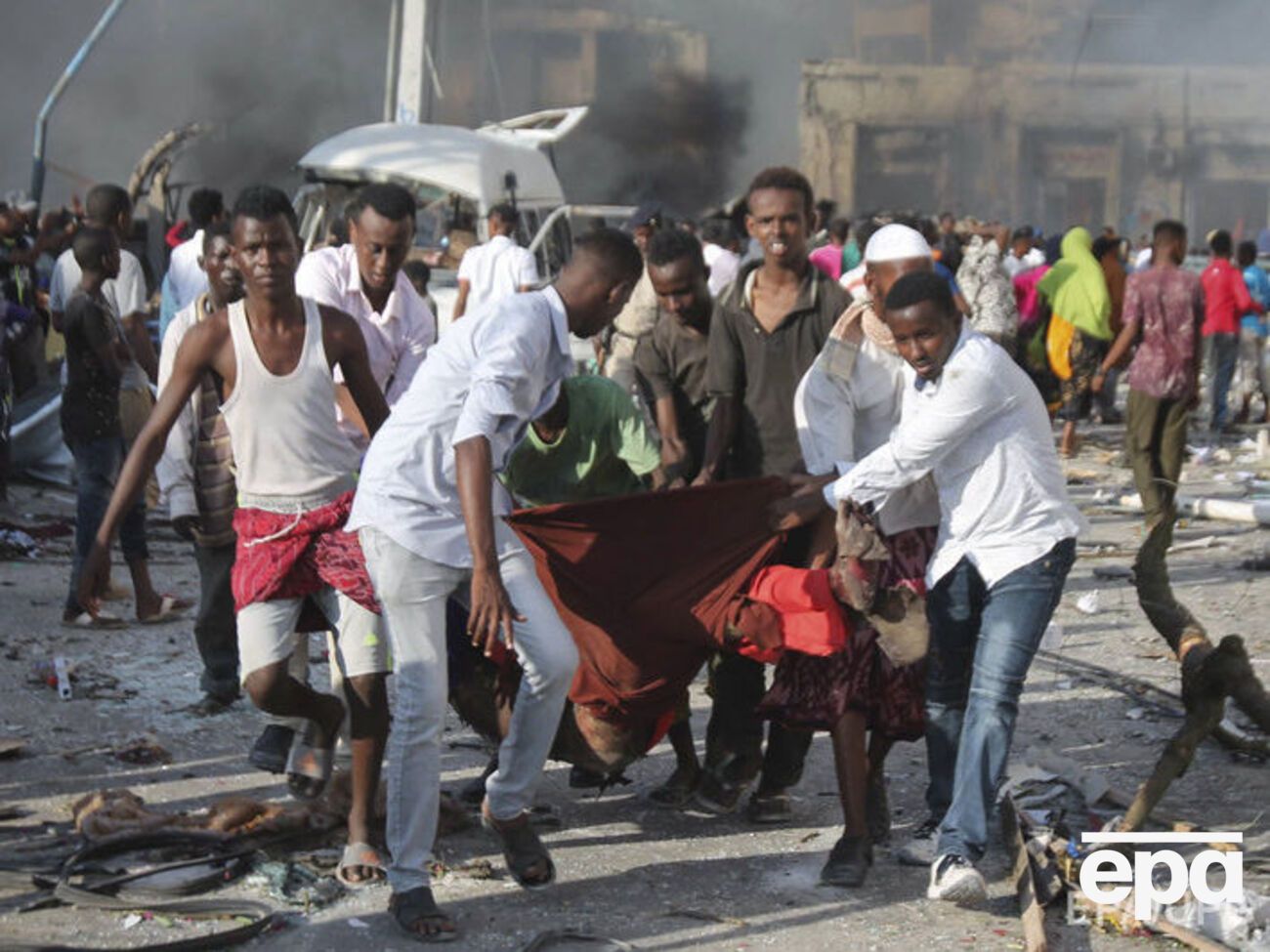 В результате теракта в Сомали погибло по меньшей мере 276 человек