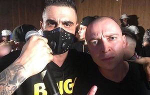 Oxxxymiron (на фото справа): Я роняю Запад, у