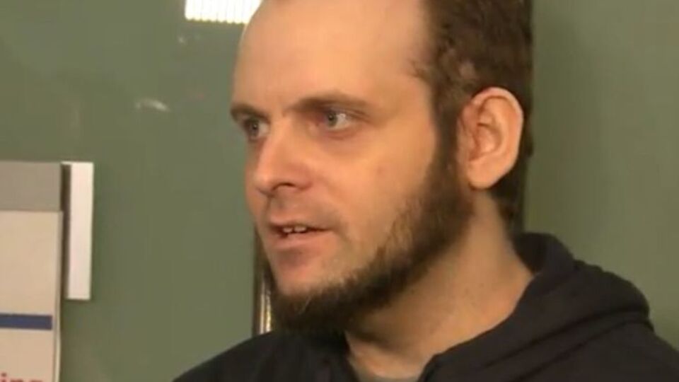 Бойл прибыл в Канаду