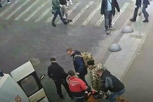 Пенсионер ударился головой о бордюр