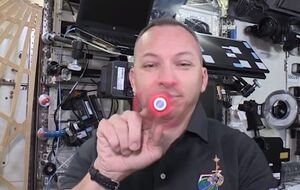 Спиннер на космической станции