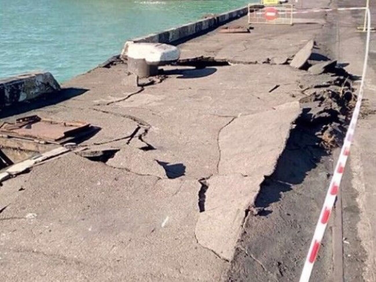 Причал не вывели из эксплуатации, разгрузка импортного коксующегося угля идет по графику