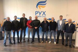Шкіряк: Меч і Француз (крайні справа) причетні до "Руху нових сил"