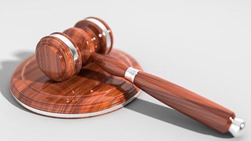 В августе суд приговаривал Хафербек к двум годам лишения свободы, но решение пока не вступило в силу