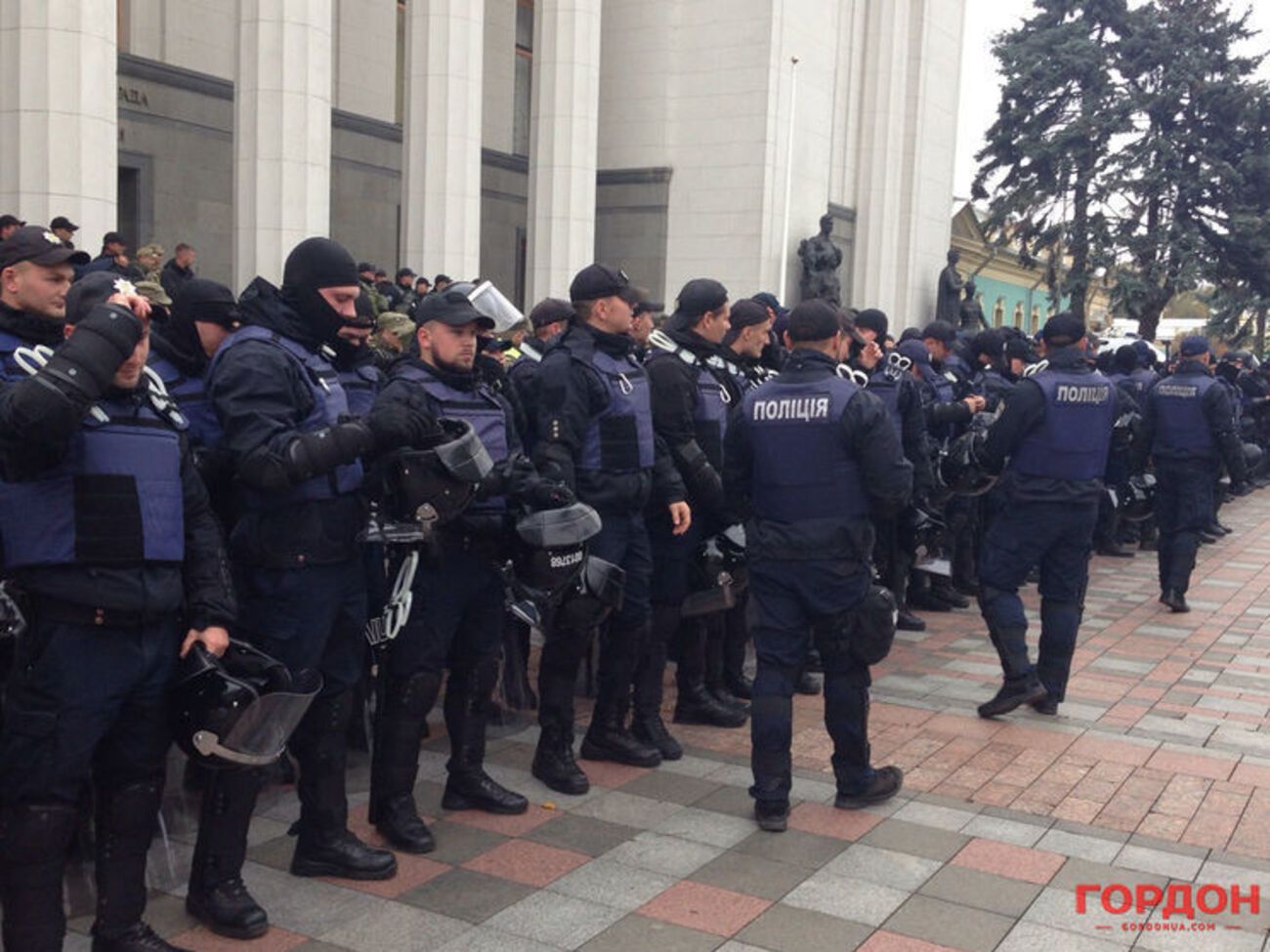На митингах в Киеве за правопорядком следят около 3,5 тыс. правоохранителей