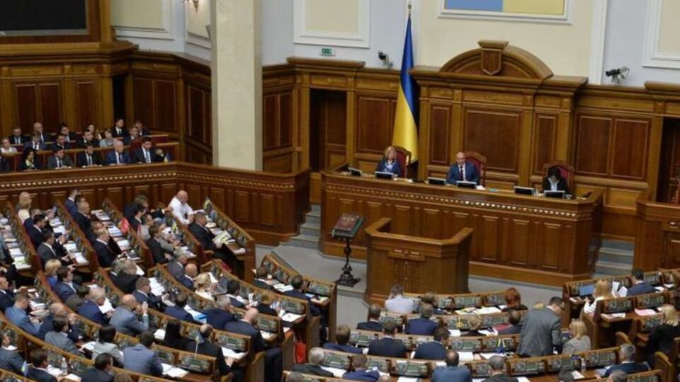 Венеціанська комісія запропонувала, щоб президент України Петро Порошенко подав до Ради свій законопроект про антикорупційний суд