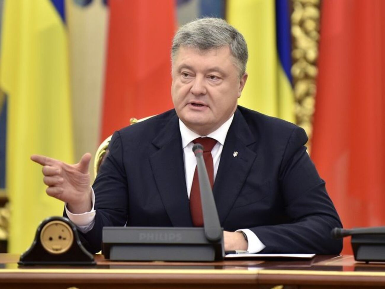 Порошенко призвал добиваться возвращения объектов в госсобственность только правовым путем
