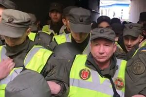 Полиция Киева заявила, что ищет в Музейном переулке похищенное военное имущество