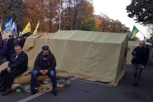 14 палаток под Радой уже установили