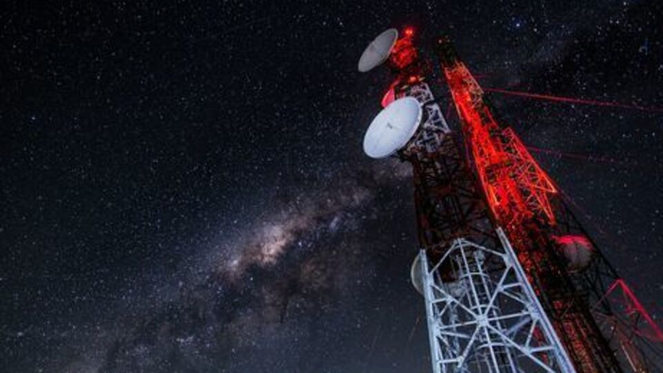 Згідно з указом Порошенка, 4G-зв'язок в Україні має запрацювати у 2017 році