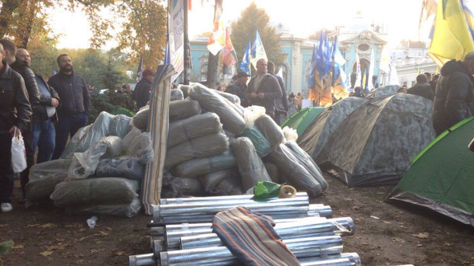 Найєм заявив, що під Радою в наметах залишиться оргкомітет акції протесту