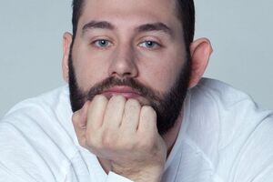 Слепаков: Путинофилы кричат: "Он – мессия! С ним из руин возродилась Россия!" Путинофобы вопят: "Он – ворюга! В том, что мы в жопе, – его лишь заслуга!"