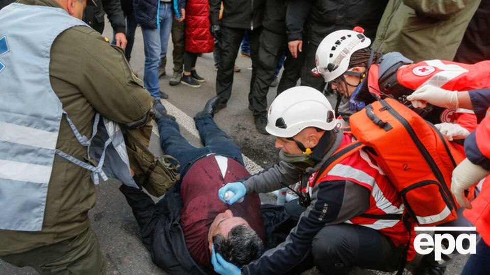 Травмованим демонстрантам надали допомогу на місці подій