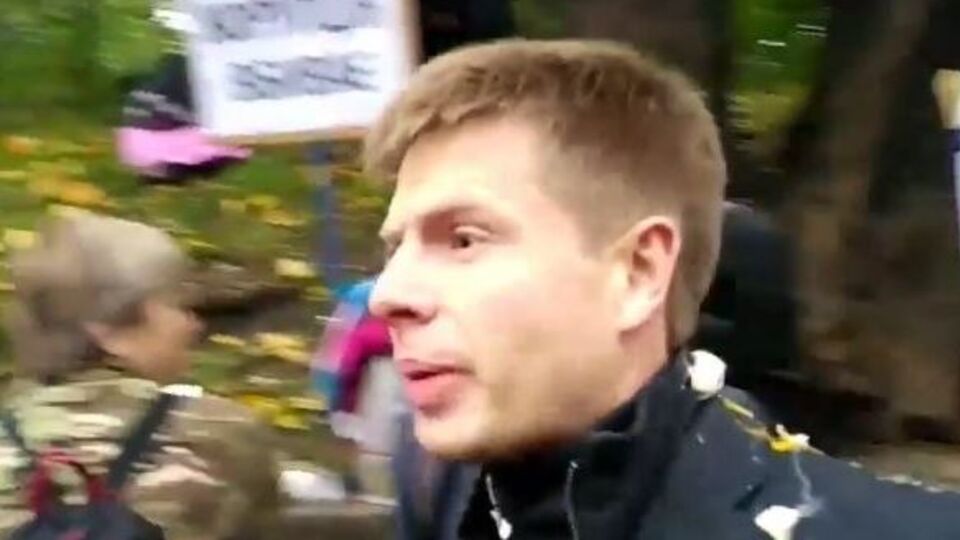 Гончаренко о брошенном в него яйце: Это полезно для волос