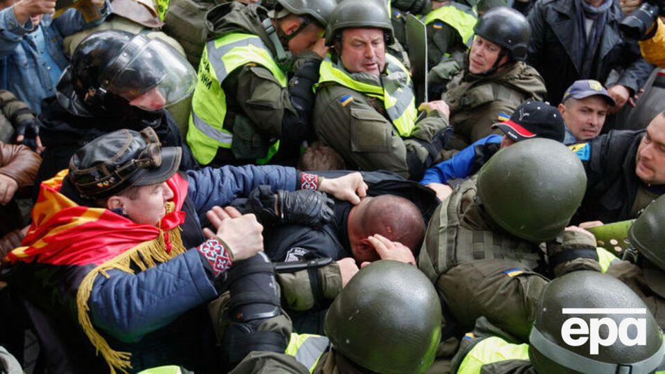 Зіткнення в центрі Києва та інші події дня