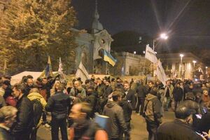 Учасники акції протесту встановили намети на вулиці Грушевського