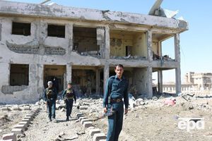 В провинции Газни талибы совершили нападение на полицейских, охранявших правительственное здание