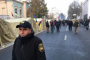 17 октября у здания Верховной Рады несколько политических партий и общественных движений начали всеукраинскую акцию в поддержку масштабной политической реформы