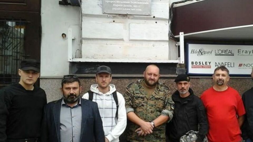 Терновського (другий зліва) затримали в Ростові