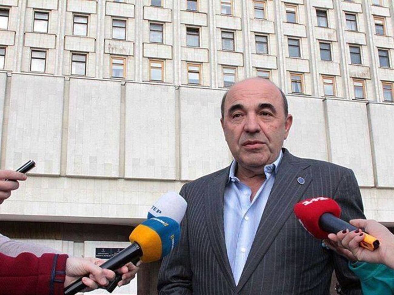 Рабинович:&nbsp;Меня правоохранительные органы просили не говорить, но меня разрывает