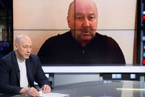 Коржаков: Татьяне советовали, что надо папе подсунуть, что провести, протолкнуть. Вот она и рулила