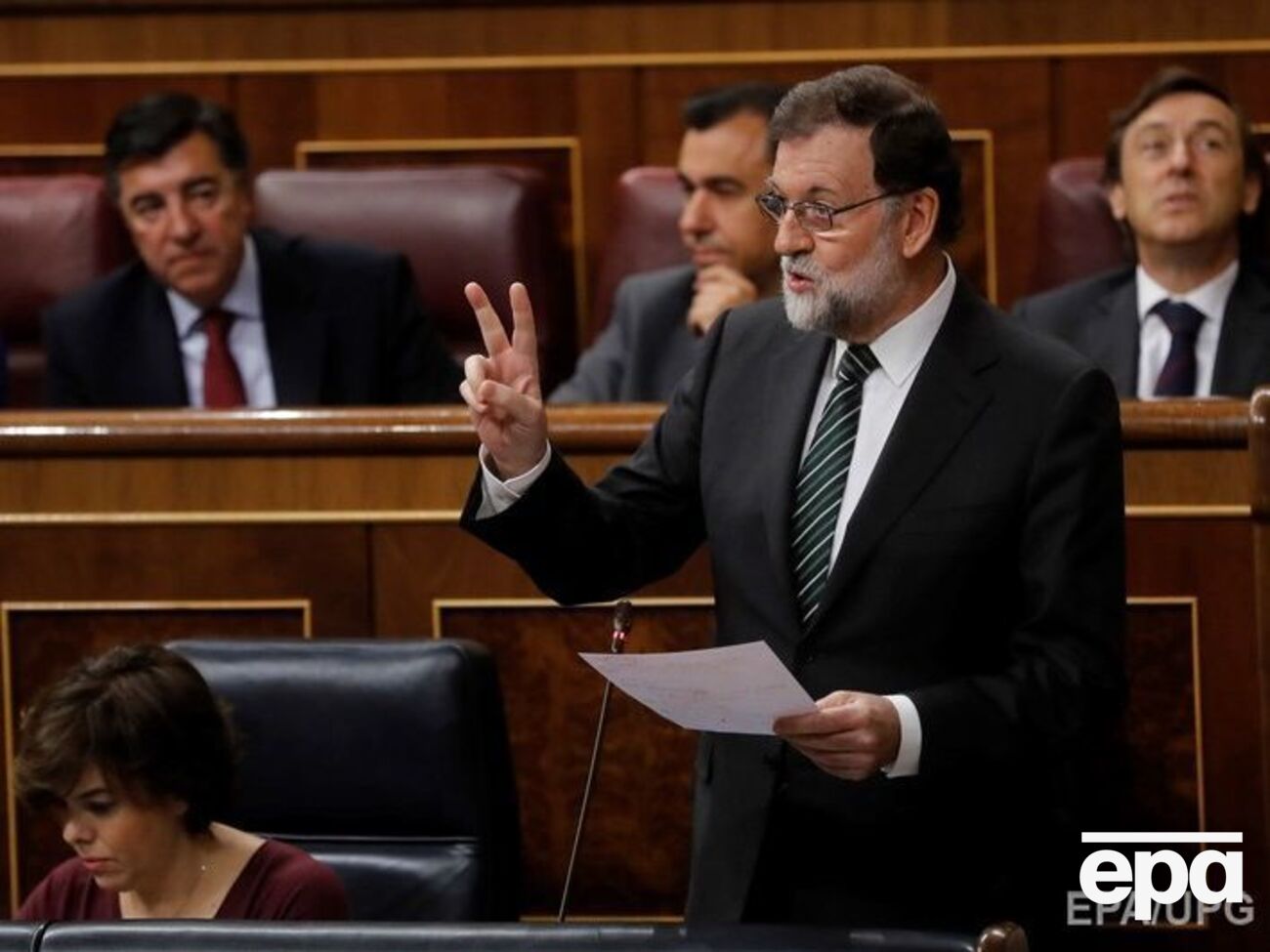 Рахой попросил каталонских депутатов повлиять на Пучдемона