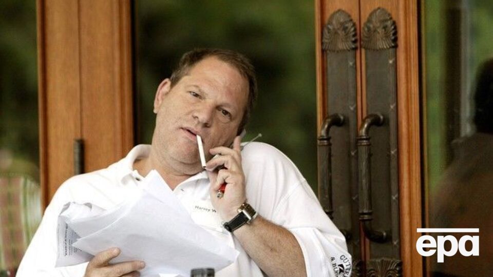 Харви Вайнштейн считает, что информацию о домогательствах журналистам передал его брат Боб, чтобы получить полный контроль над Weinstein Company