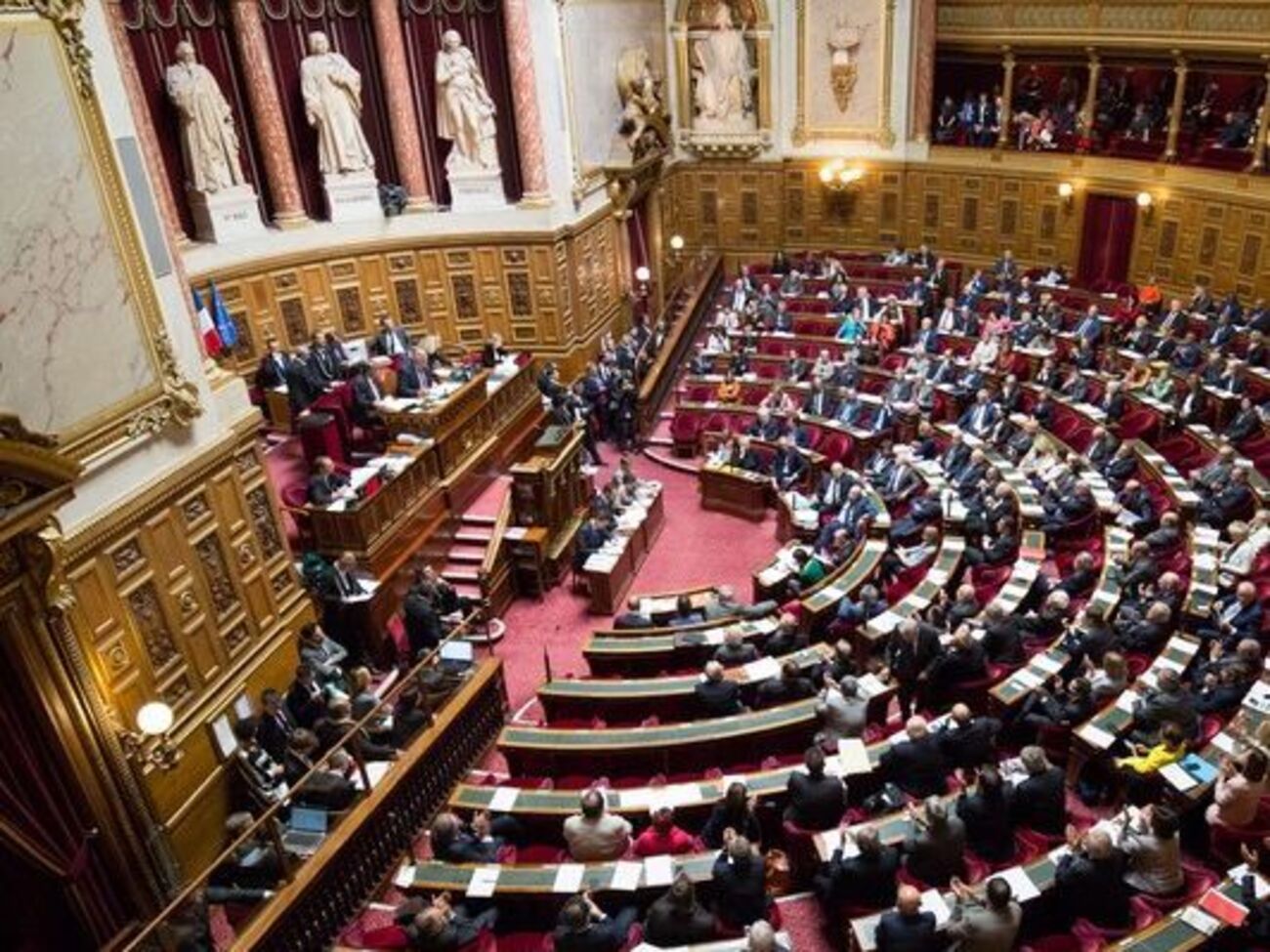 Після голосування в Сенаті закон передали на підпис президенту