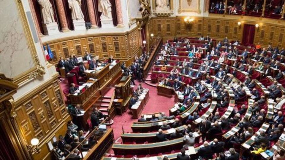 Після голосування в Сенаті закон передали на підпис президенту