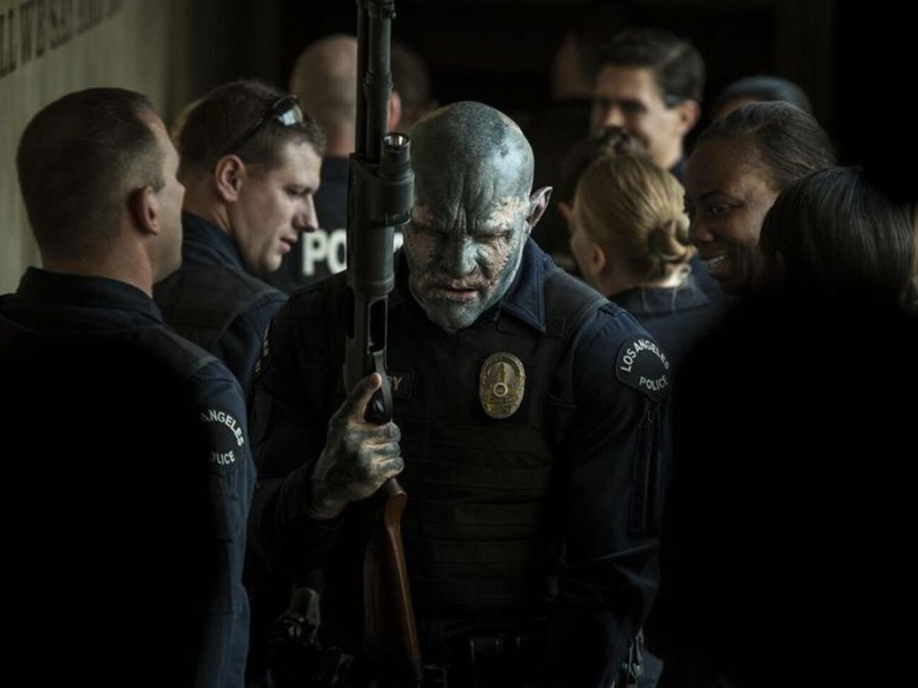 За сюжетом, орку треба працювати разом із поліцейськими