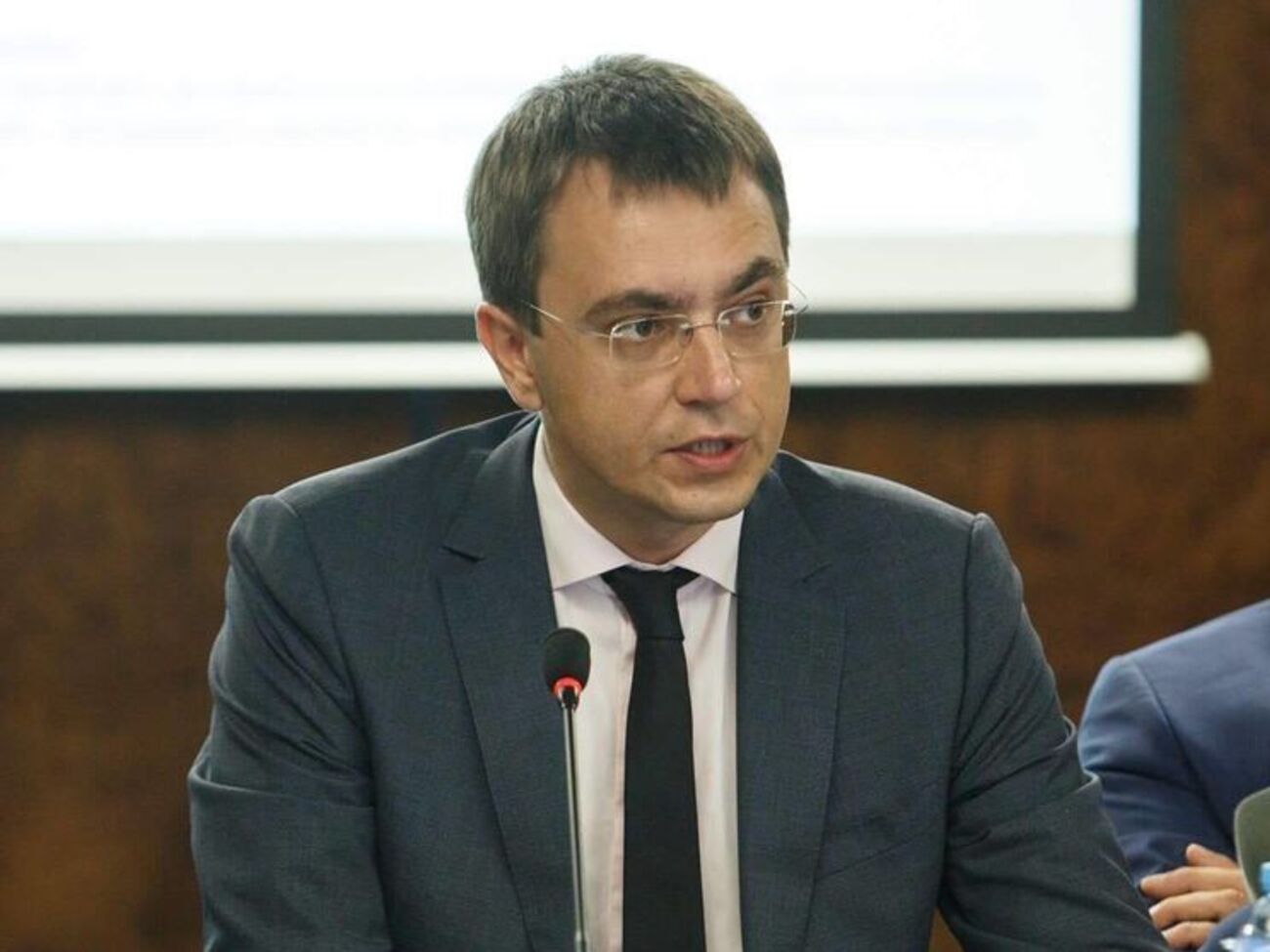 Омелян: Ми наполягаємо – 50 км/год і драконівські штрафи за перевищення швидкості