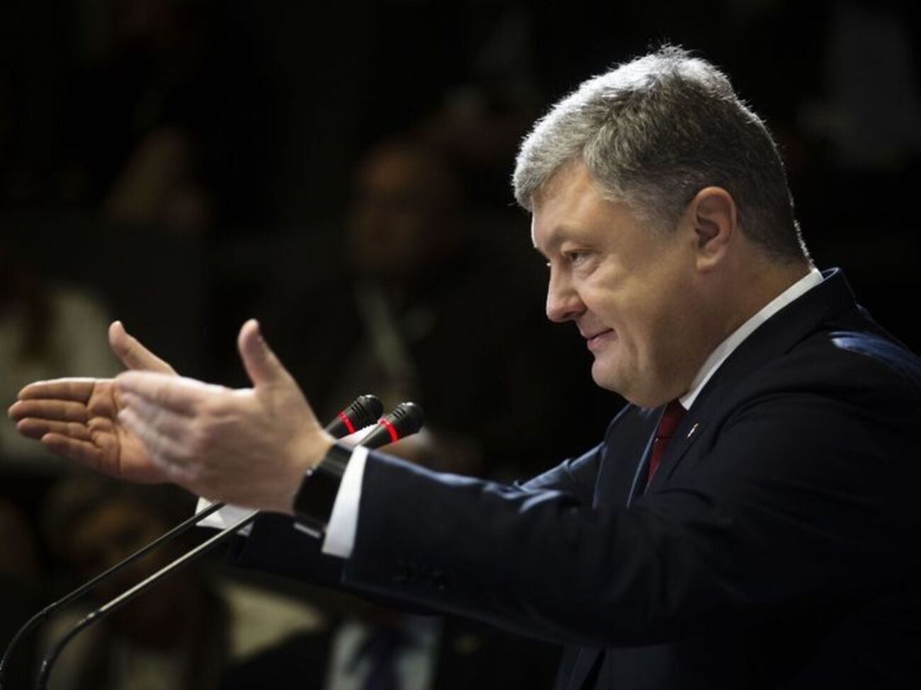 Порошенко: Сільські лікарі отримають стимулюючу оплату праці і гідні умови для життя