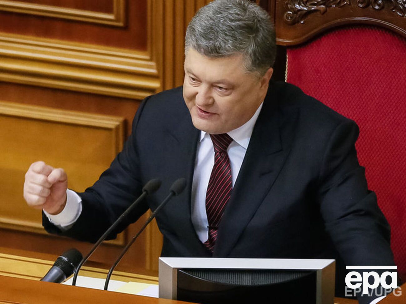 Порошенко: На наступній сесії Верховна Рада не розгубить сміливості і дасть 300 голосів