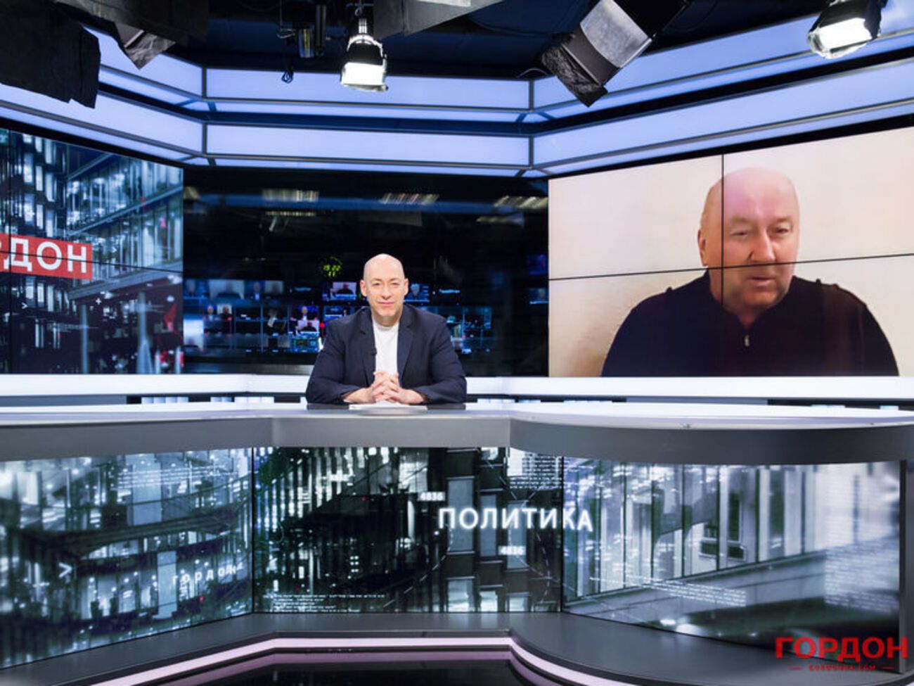 Коржаков: Власть в России принадлежит одному человеку