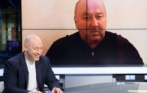 Коржаков: Я бы не утверждал, что на даме: может, он под дамой был?