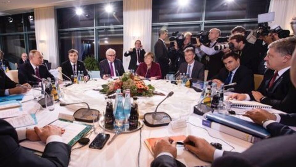 В ближайшее время лидеры Германии, Франции, РФ и Украины встречаться не будут
