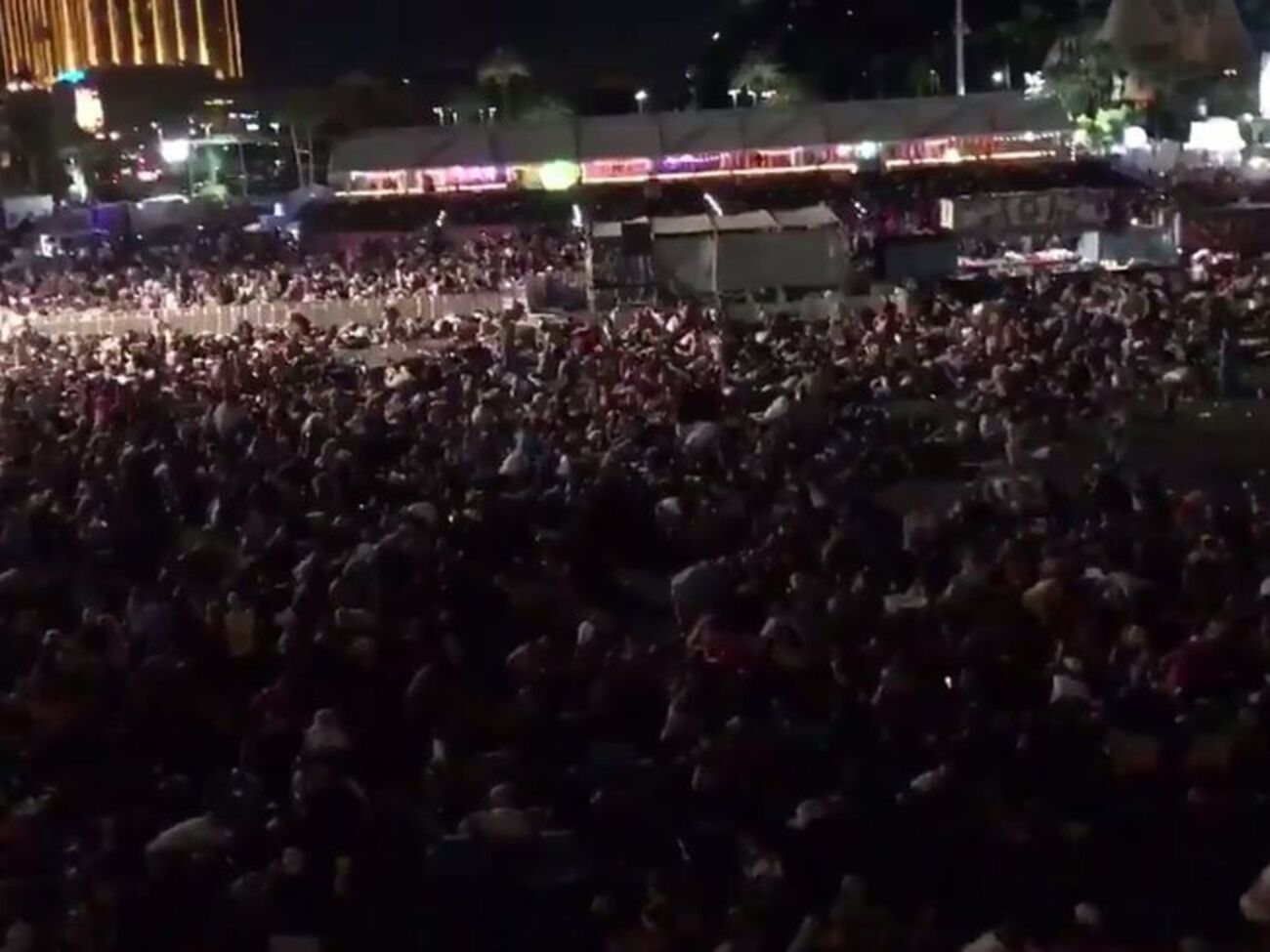 Очевидець записав відео у момент нападу в Лас-Вегасі