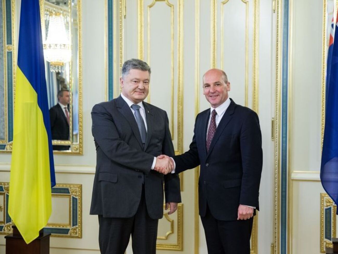 Порошенко і Перрі зазначили ефективну діяльність у межах спільної групи з розслідування авіакатастрофи малайзійського рейсу MH17