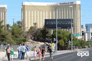 Готель Mandalay Bay Resort and Casino і фестивальний майданчик розташовані на бульварі Лас-Вегас